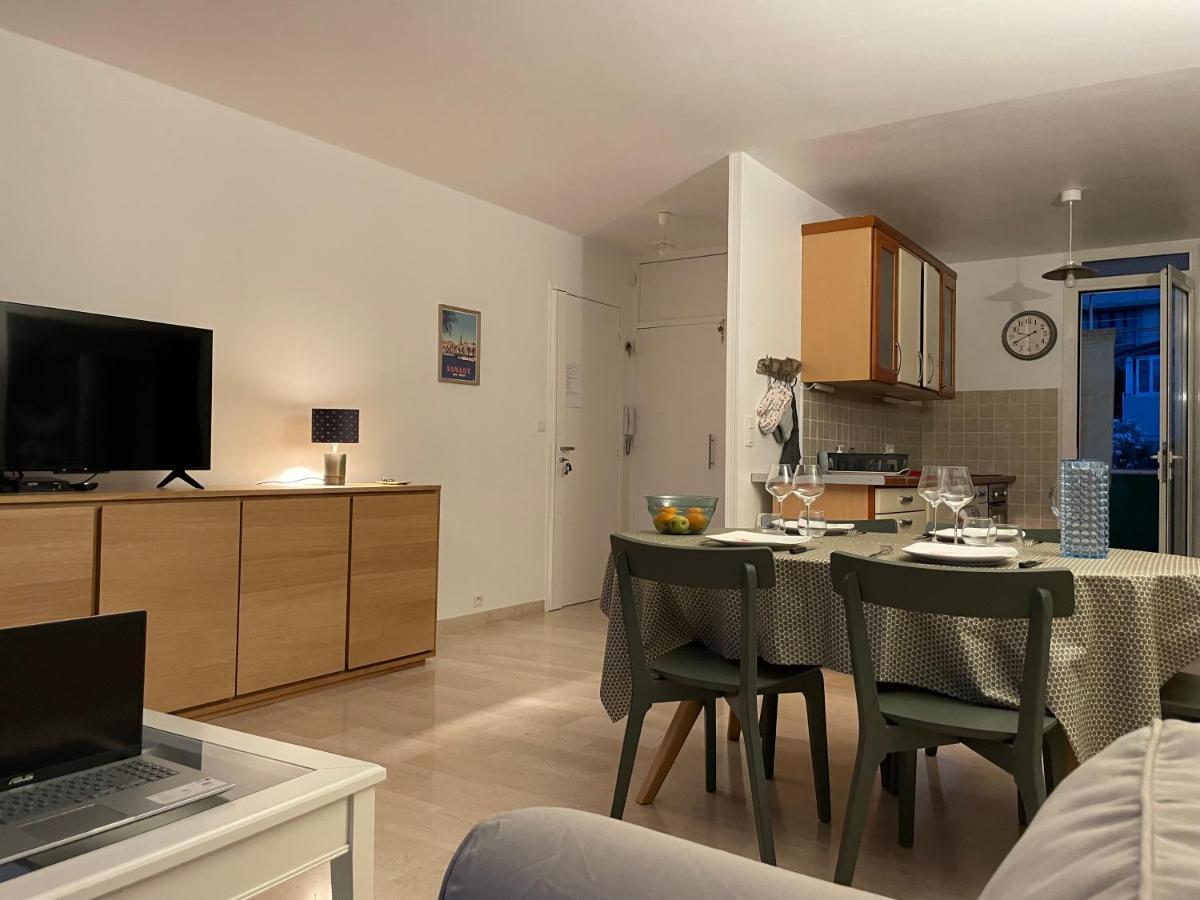 Appartement Les Pieds Dans L'Eau سانت-ماندرييه-سور-مير المظهر الخارجي الصورة