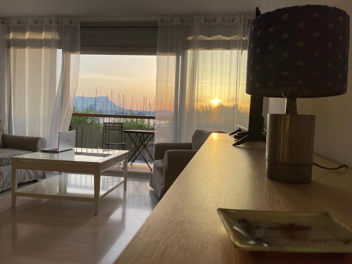 Appartement Les Pieds Dans L'Eau سانت-ماندرييه-سور-مير المظهر الخارجي الصورة