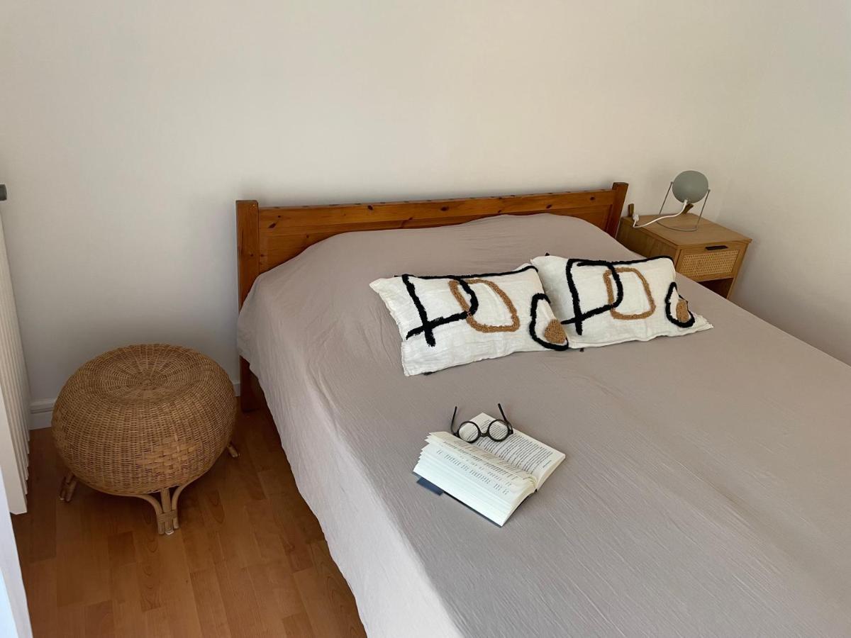 Appartement Les Pieds Dans L'Eau سانت-ماندرييه-سور-مير المظهر الخارجي الصورة